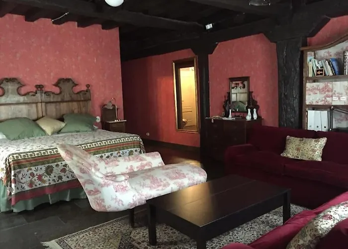 Con Piscina Privada *